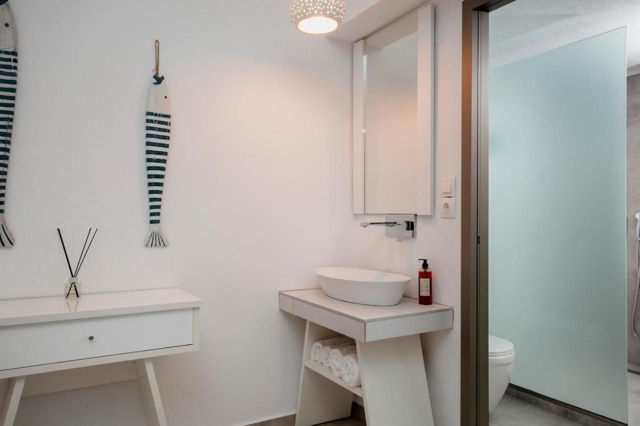 Mr & Mrs K Bianco Hotel Potos Ngoại thất bức ảnh