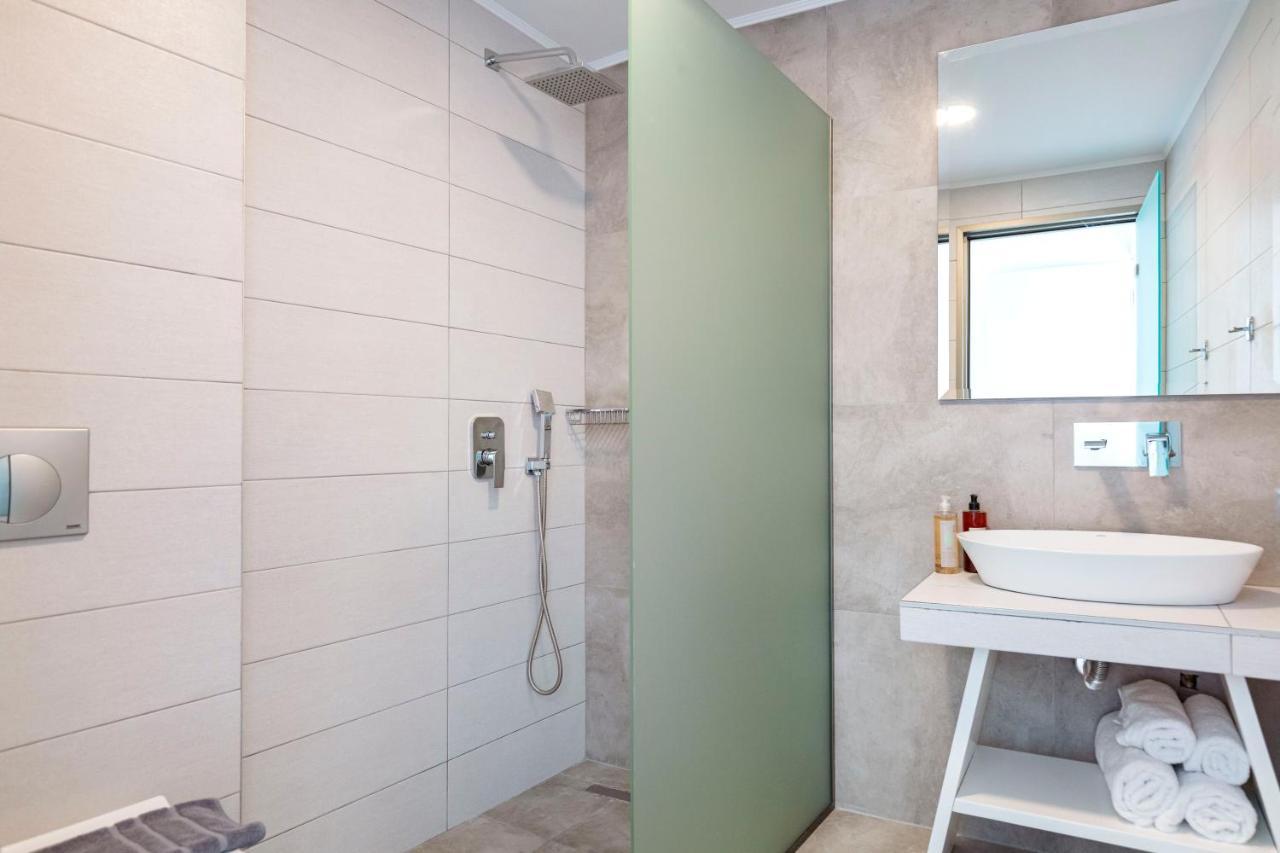 Mr & Mrs K Bianco Hotel Potos Ngoại thất bức ảnh